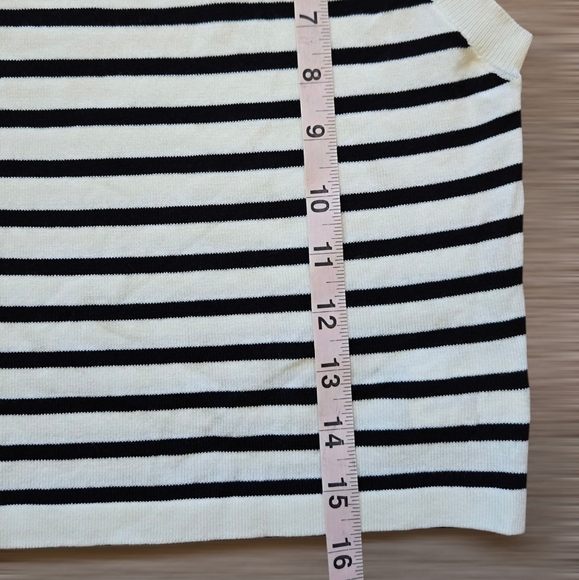 Commense Classy Stripe Crop White And Black Tank Top Size Large - Picture 7 of 8